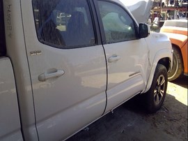 2018 TOYOTA TACOMA, WHITE, SR5 MODEL, CREW CAB, 3.5L, AT, 2WD,  Z25174